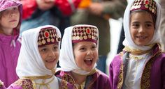 türkische Tänzerinnen bei » laut und luise «